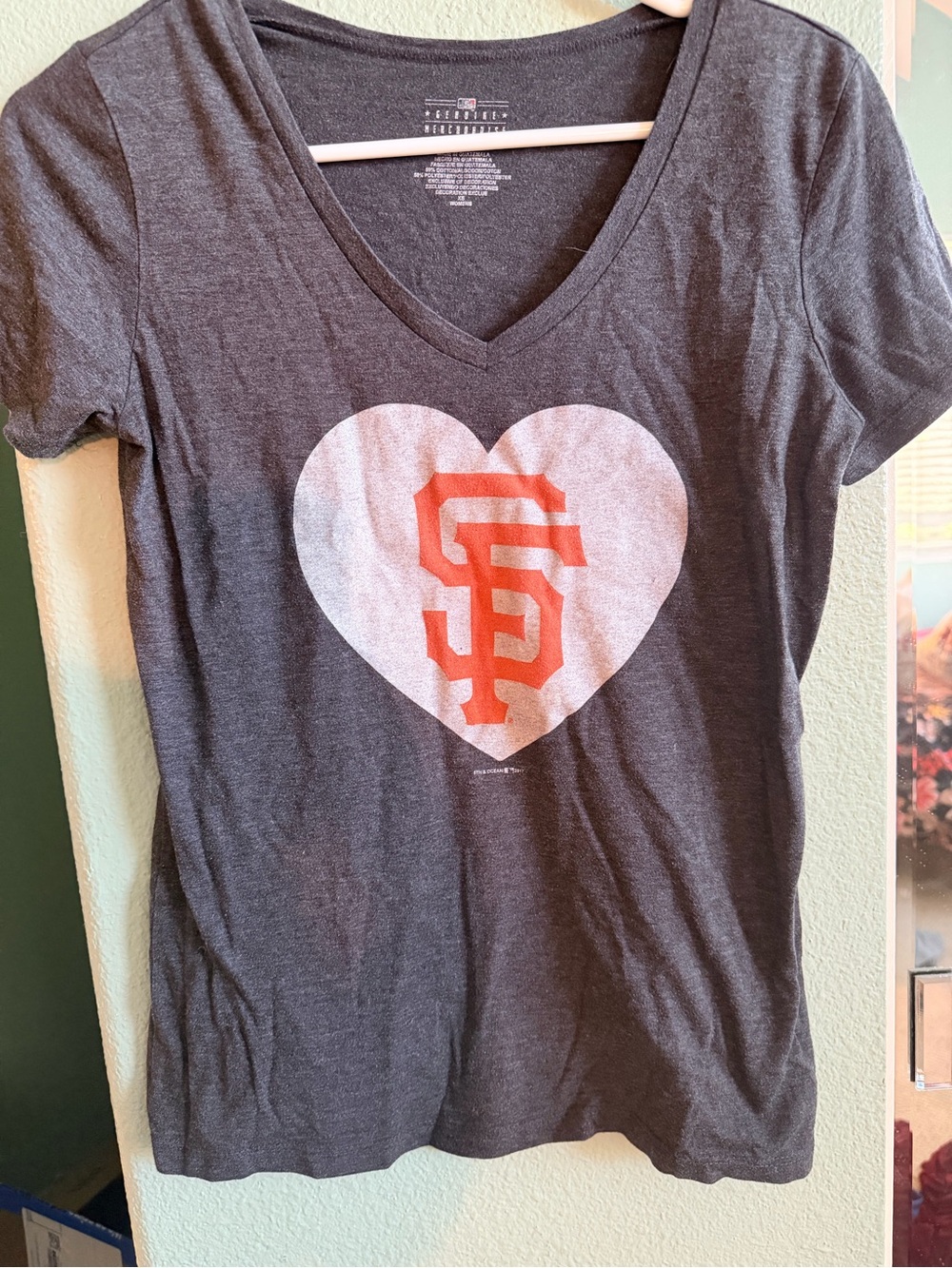 San Francisco Giants Women’s Heart Logo V-Neck Tee - Dark Gray & Orange